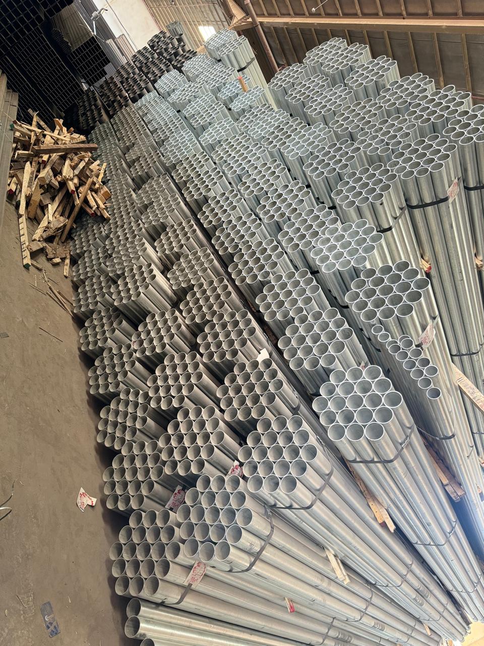 الأنابيب والمواسير الحديدية للمشاريع الصناعية